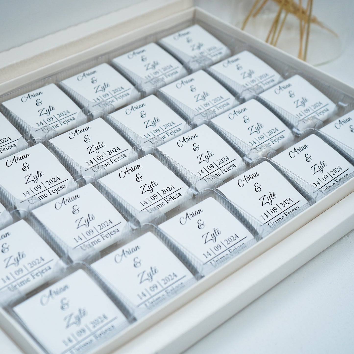 Schokobox Personalisiert - Elegance Love & Schleierkraut