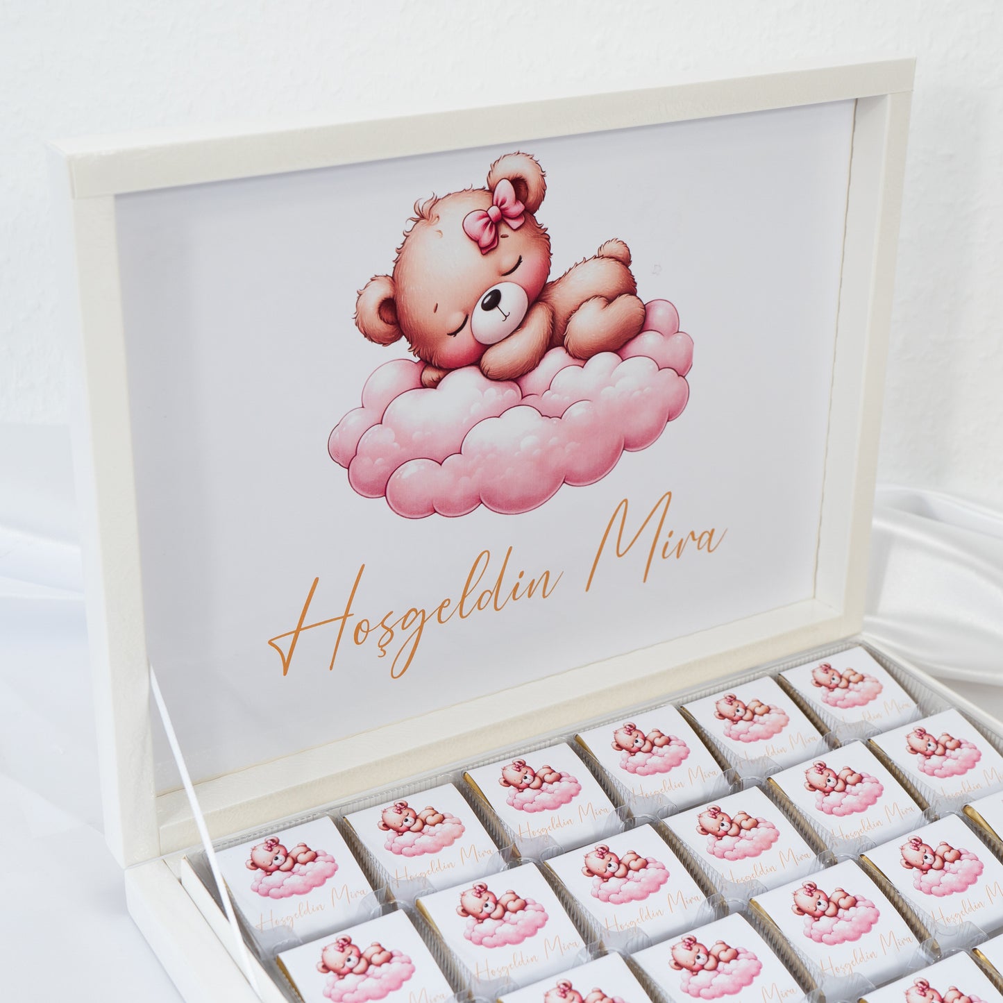 Schokobox Personalisiert - Rosa Teddy auf Wolken