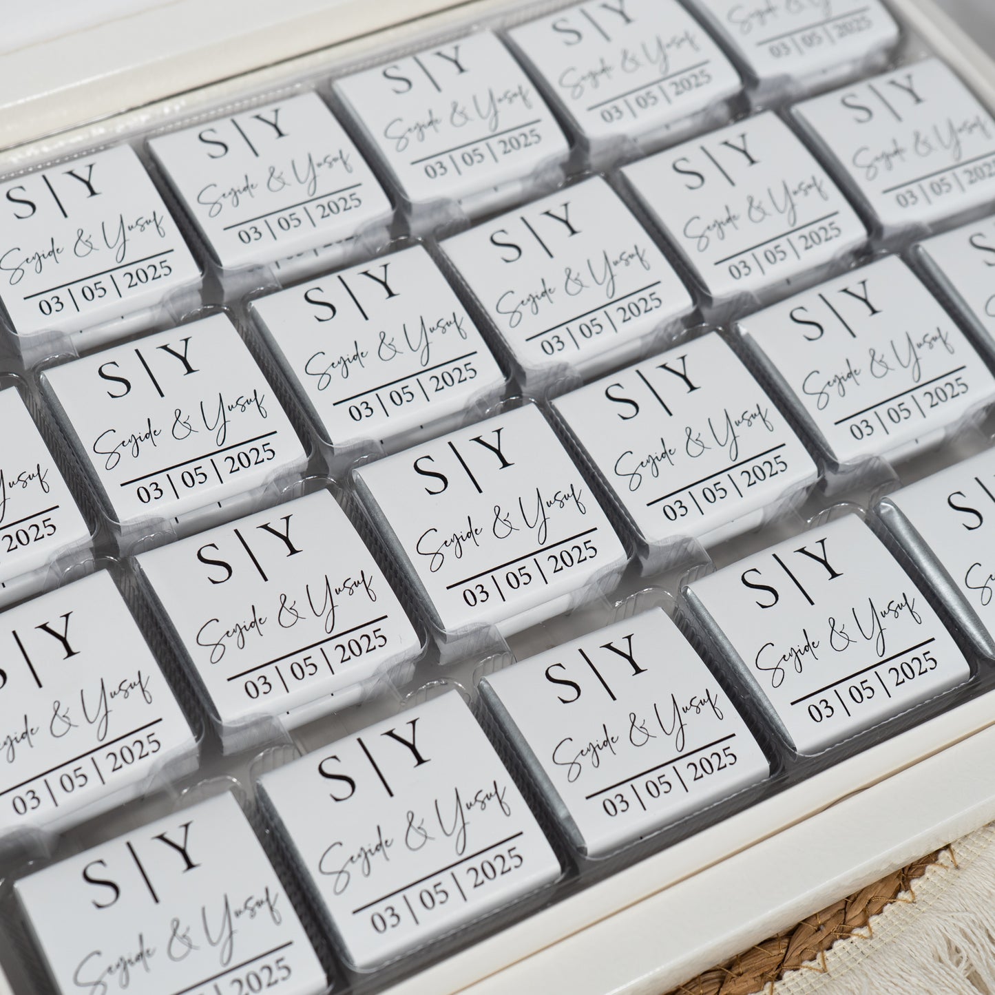 Schokobox Personalisiert - Classy Love & Perlen