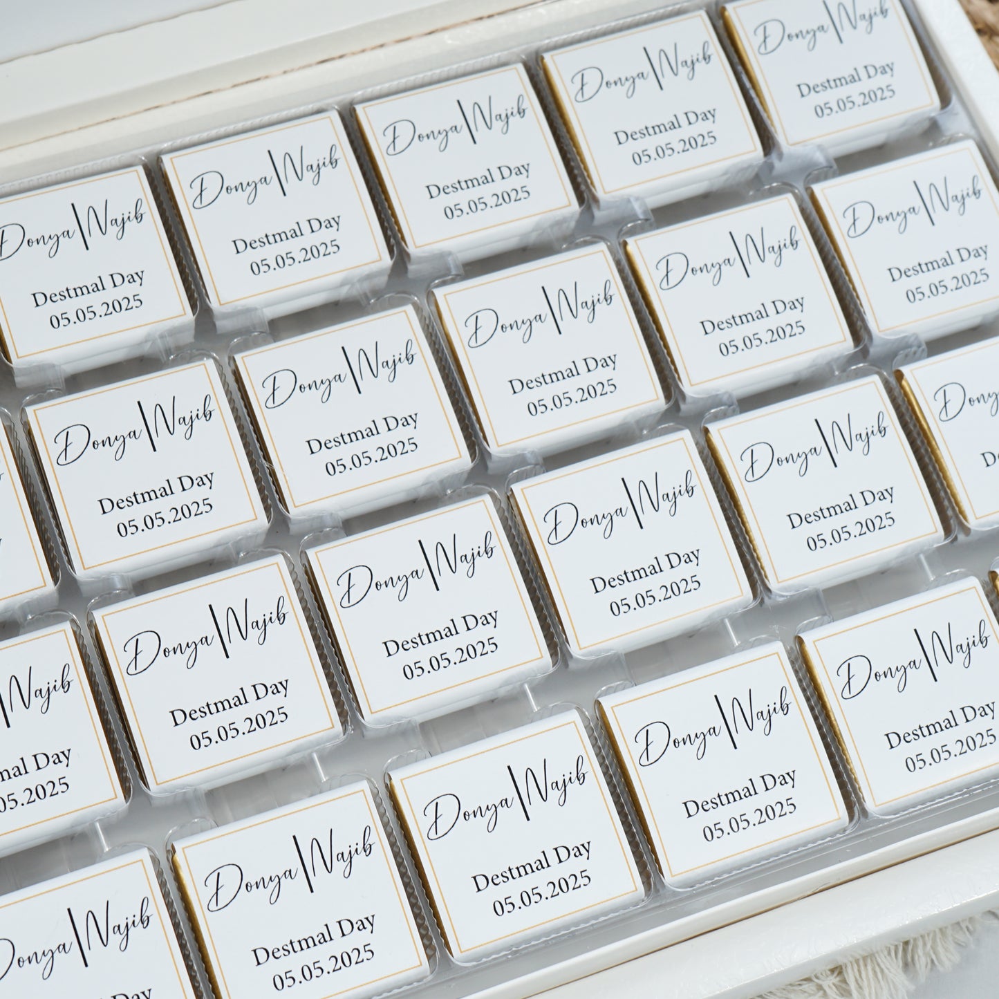 Schokobox Personalisiert - Endless Love & Schleierkraut