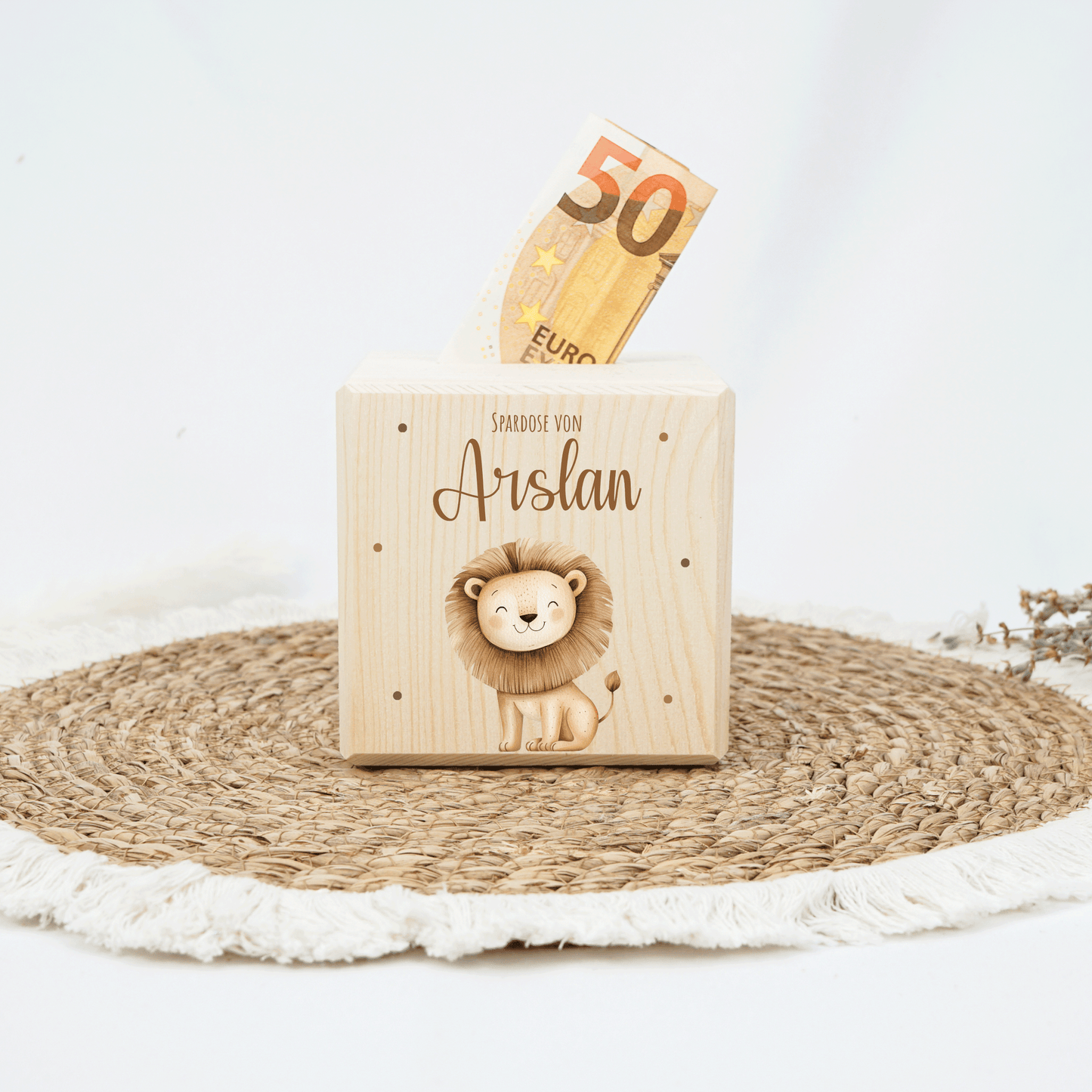 Personalisierte Spardose aus Holz - Löwe