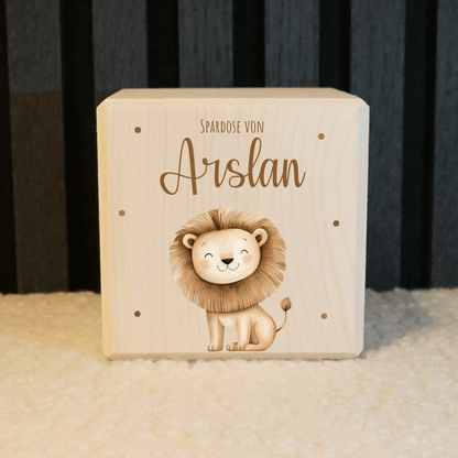 Personalisierte Spardose aus Holz - Löwe