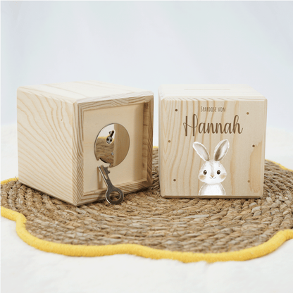 Personalisierte Spardose aus Holz - Hasenmotiv