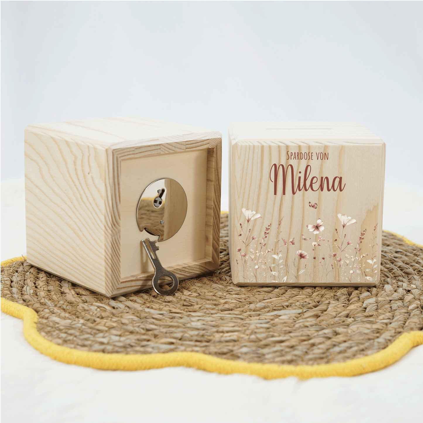 Personalisierte Spardose aus Holz - Blumenmotiv