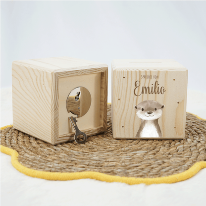 Personalisierte Spardose aus Holz - Otter