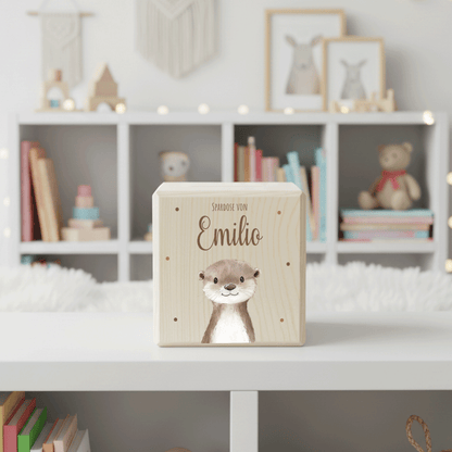 Personalisierte Spardose aus Holz - Otter