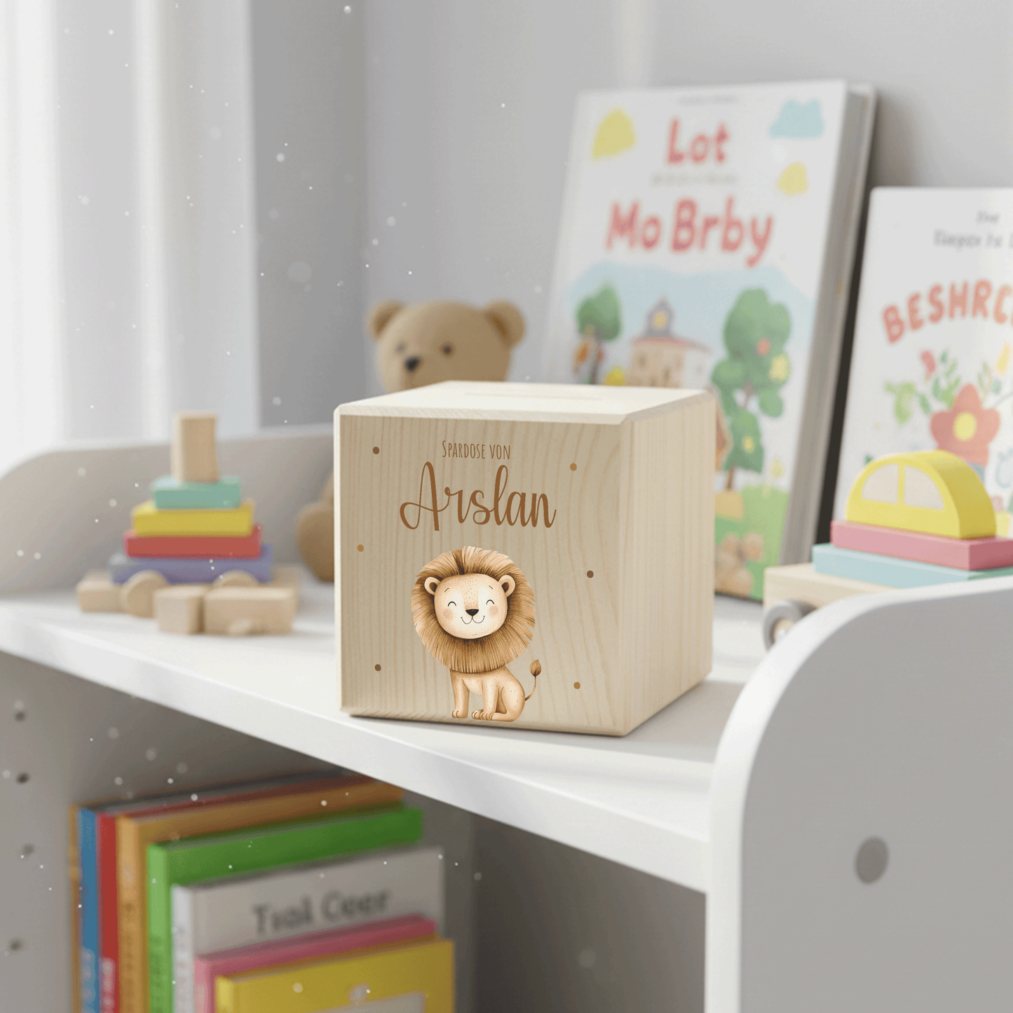 Personalisierte Spardose aus Holz - Löwe