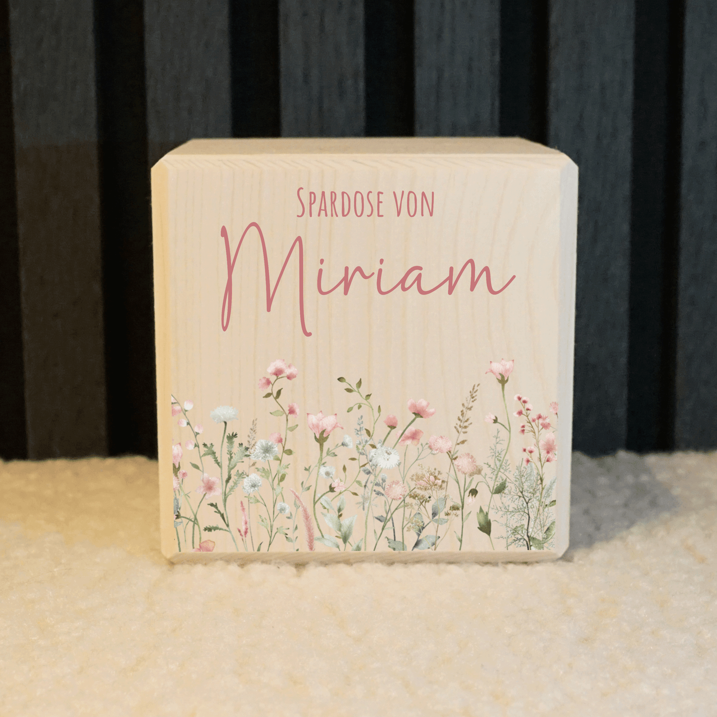Personalisierte Spardose aus Holz - Blumenmotiv Rosa