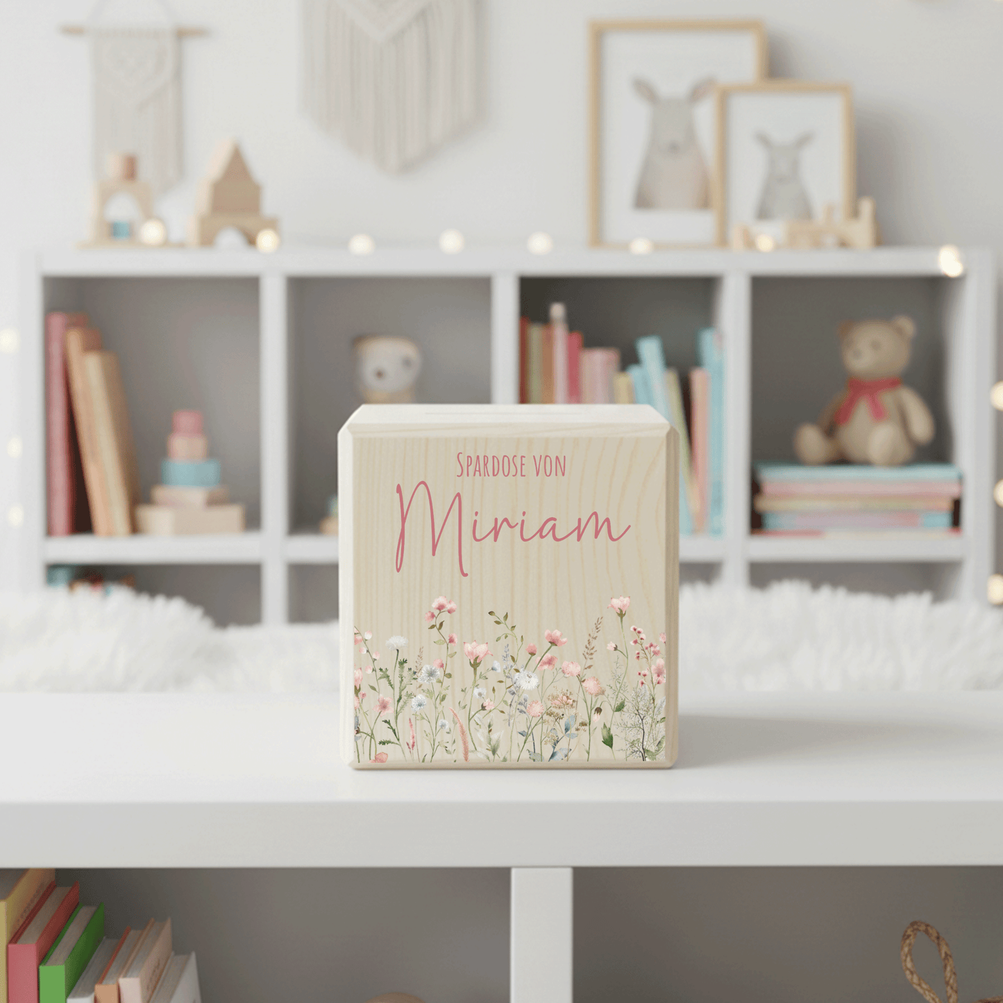 Personalisierte Spardose aus Holz - Blumenmotiv Rosa